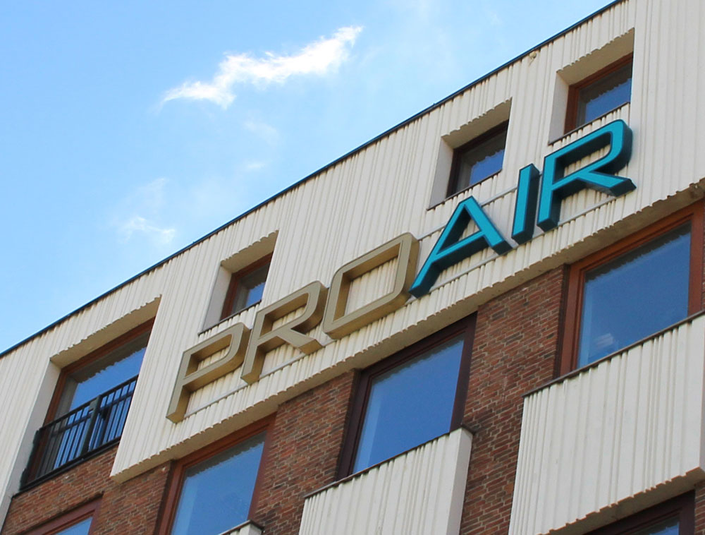 Gründung der ProAir-Charter-Transport GmbH am Flughafen Stuttgart